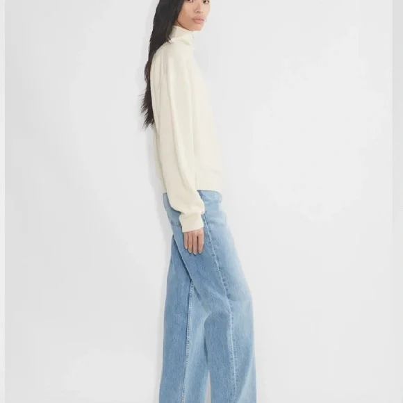 Aritzia NWT White Cashmere Mock Neck Sweater